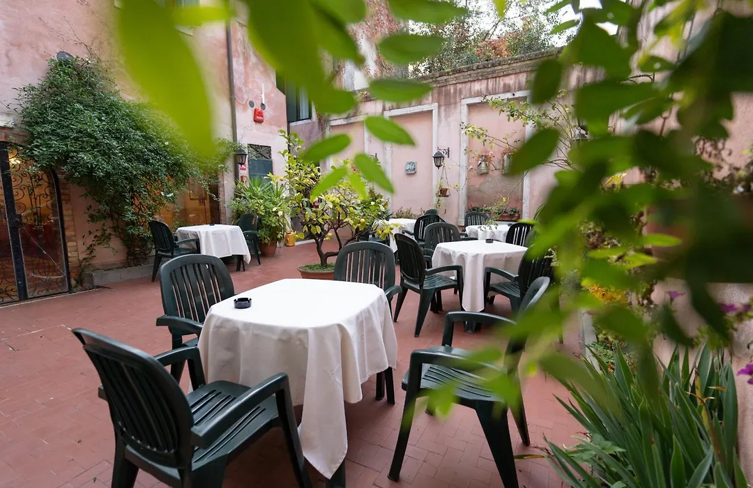Hotel Tivoli-1